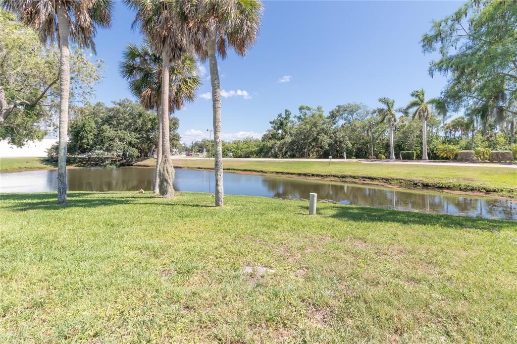 Active With Contract: $199,000 (2 beds, 2 baths, 1008 Square Feet)