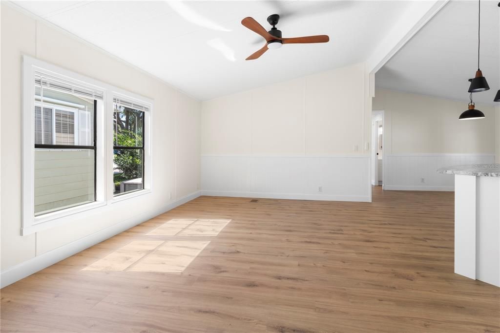 Active With Contract: $199,000 (2 beds, 2 baths, 1008 Square Feet)