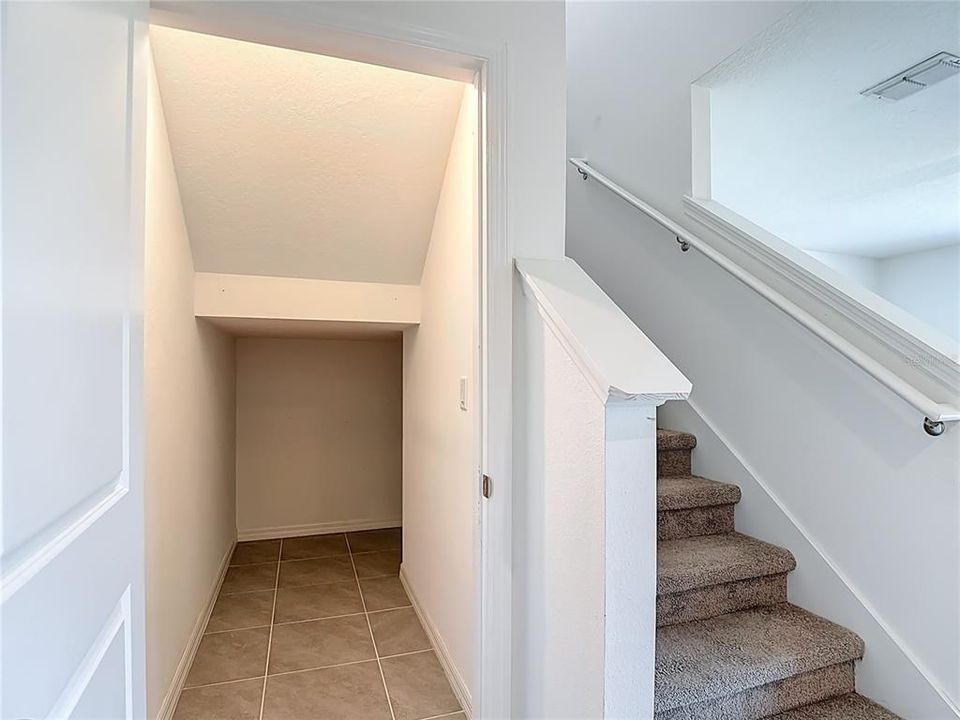 На продажу: $375,000 (5 спален, 3 ванн, 2785 Квадратных фут)