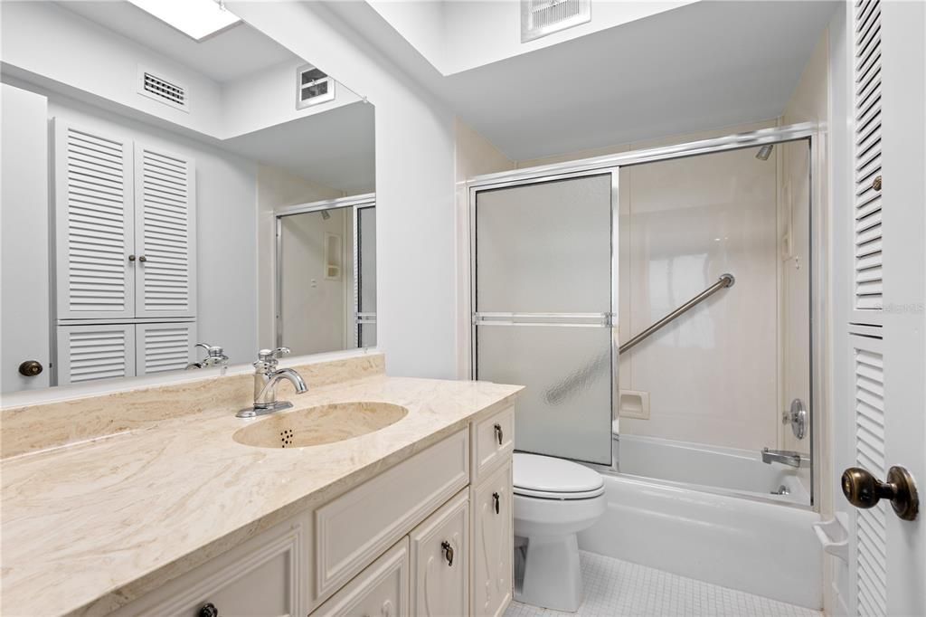 For Sale: $699,000 (2 beds, 2 baths, 1309 Square Feet)