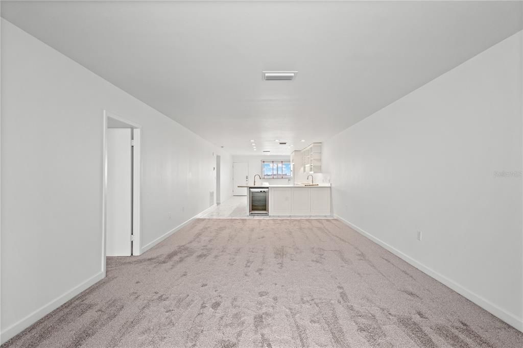 For Sale: $699,000 (2 beds, 2 baths, 1309 Square Feet)