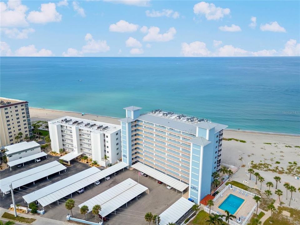 For Sale: $699,000 (2 beds, 2 baths, 1309 Square Feet)