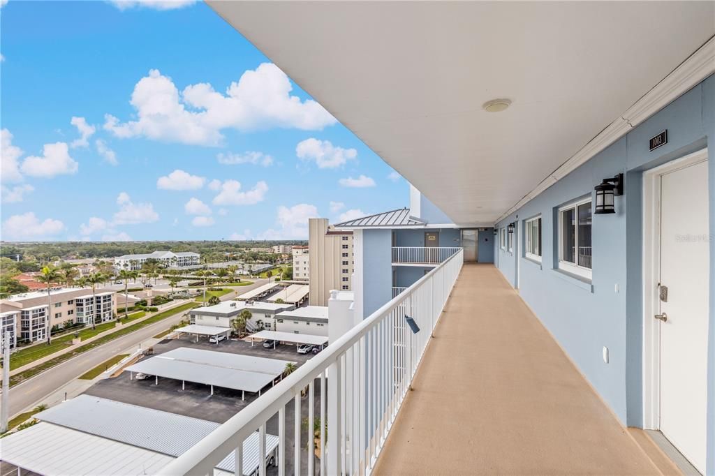 For Sale: $699,000 (2 beds, 2 baths, 1309 Square Feet)