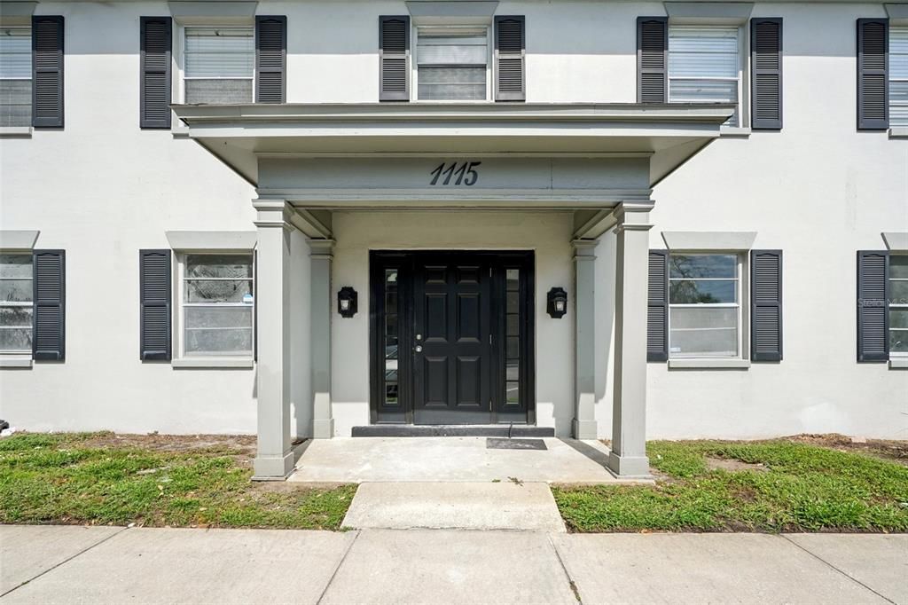 For Sale: $120,000 (1 beds, 1 baths, 741 Square Feet)