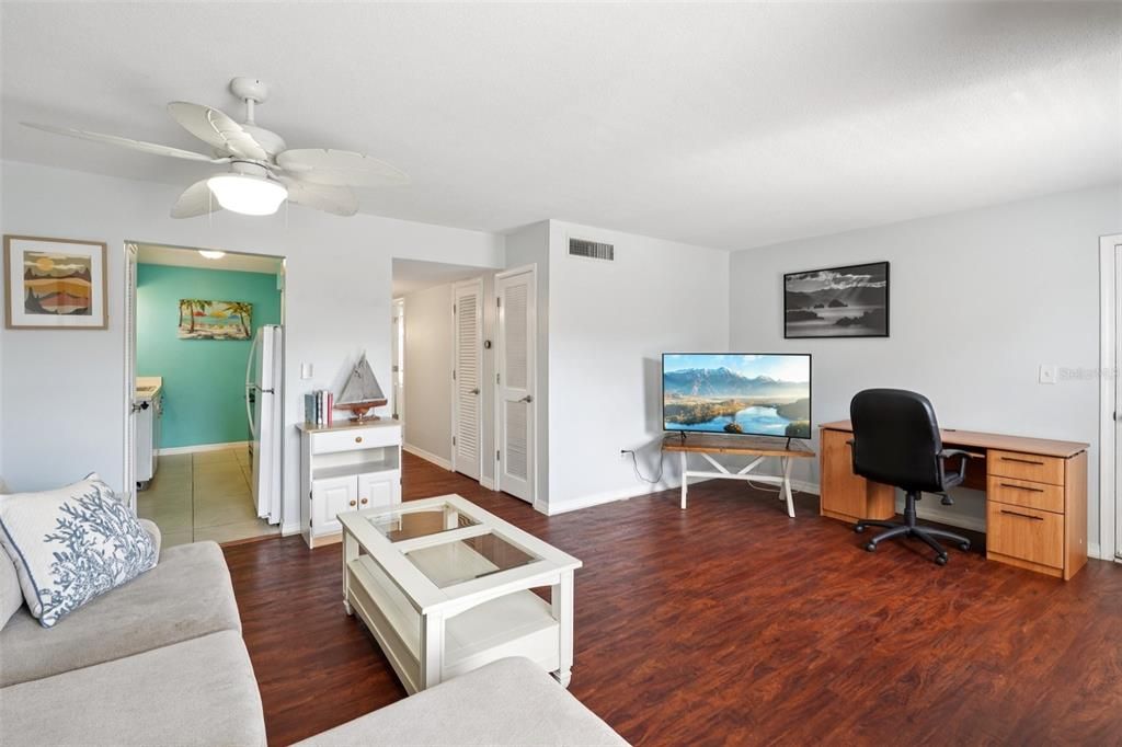 For Sale: $120,000 (1 beds, 1 baths, 741 Square Feet)