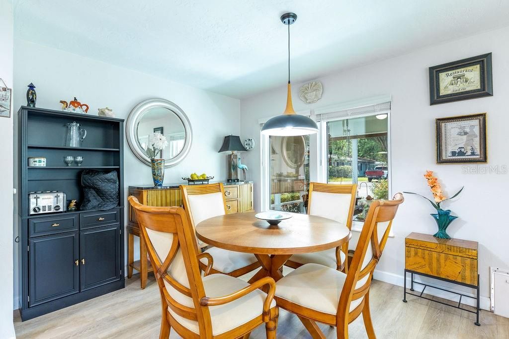 En Venta: $287,000 (2 camas, 2 baños, 1152 Pies cuadrados)