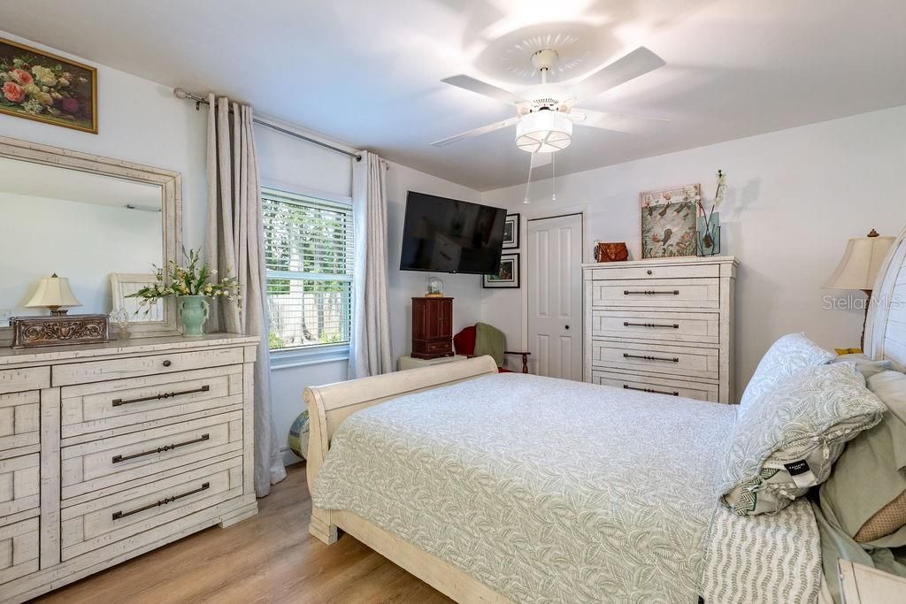 En Venta: $287,000 (2 camas, 2 baños, 1152 Pies cuadrados)