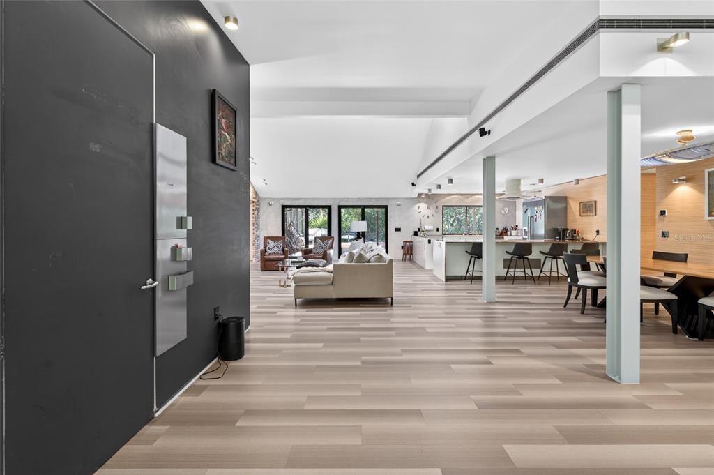 En Venta: $1,250,000 (4 camas, 5 baños, 2998 Pies cuadrados)