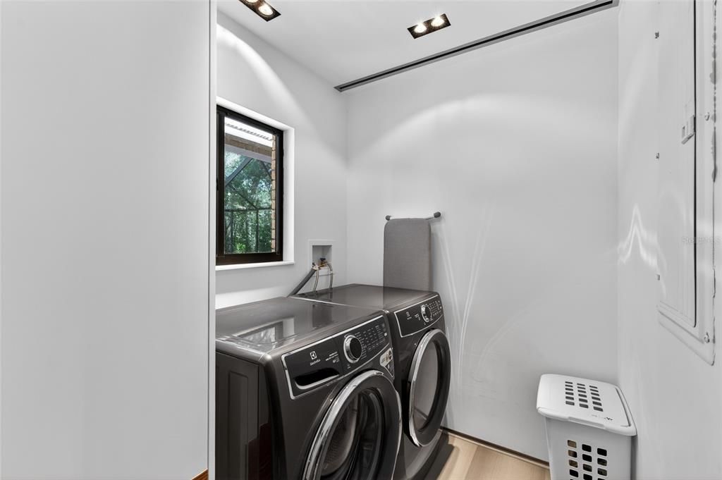 En Venta: $1,250,000 (4 camas, 5 baños, 2998 Pies cuadrados)