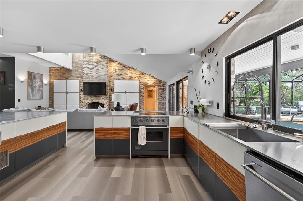 En Venta: $1,250,000 (4 camas, 5 baños, 2998 Pies cuadrados)