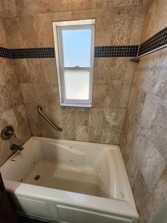 For Sale: $335,000 (3 beds, 2 baths, 1240 Square Feet)