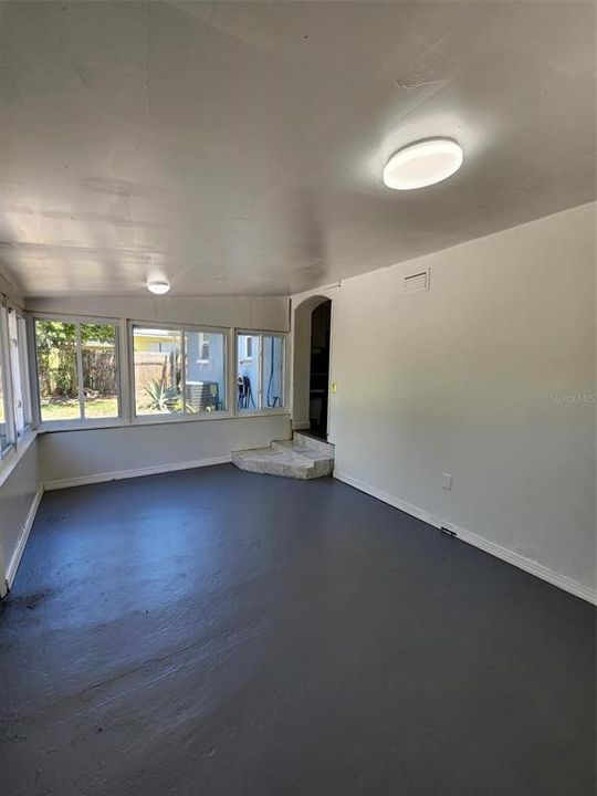 For Sale: $335,000 (3 beds, 2 baths, 1240 Square Feet)