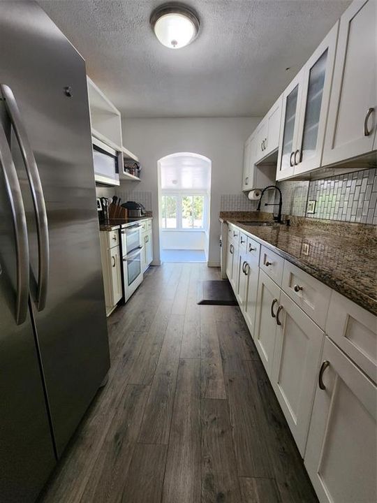 For Sale: $335,000 (3 beds, 2 baths, 1240 Square Feet)