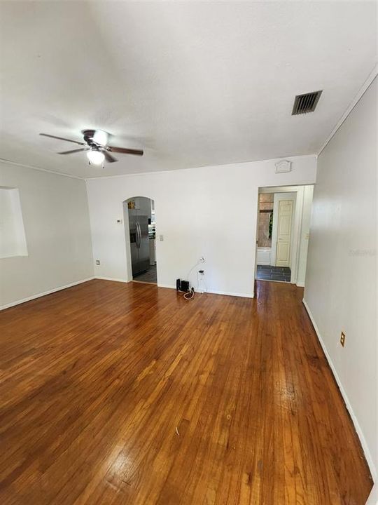 For Sale: $335,000 (3 beds, 2 baths, 1240 Square Feet)