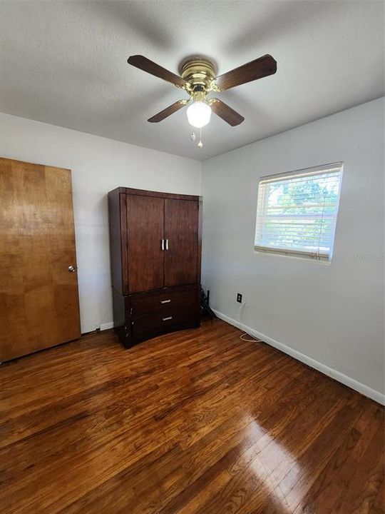 For Sale: $335,000 (3 beds, 2 baths, 1240 Square Feet)