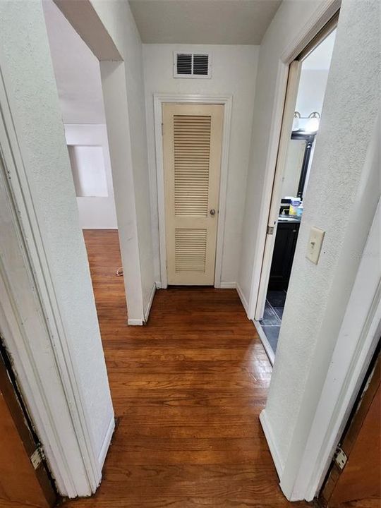 For Sale: $335,000 (3 beds, 2 baths, 1240 Square Feet)