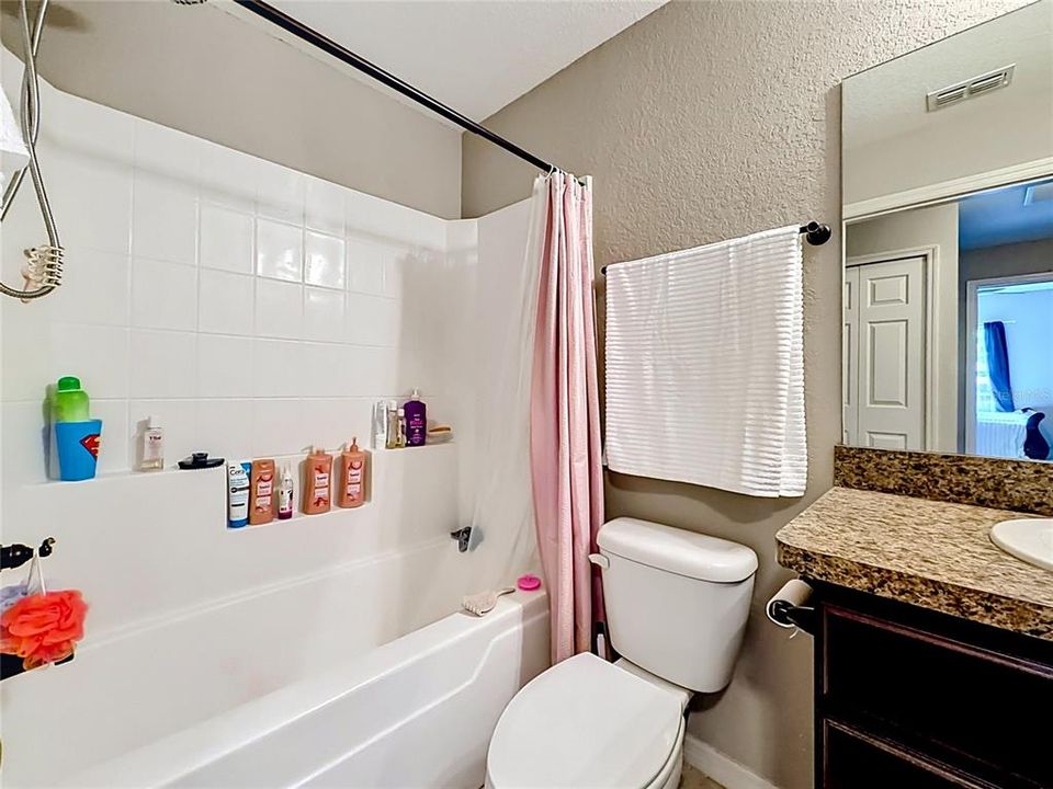 En Venta: $229,900 (3 camas, 2 baños, 1072 Pies cuadrados)