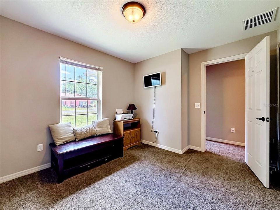 En Venta: $229,900 (3 camas, 2 baños, 1072 Pies cuadrados)