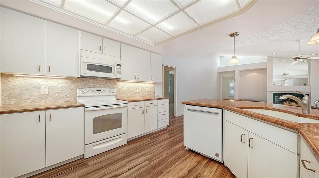 На продажу: $750,000 (4 спален, 3 ванн, 2882 Квадратных фут)