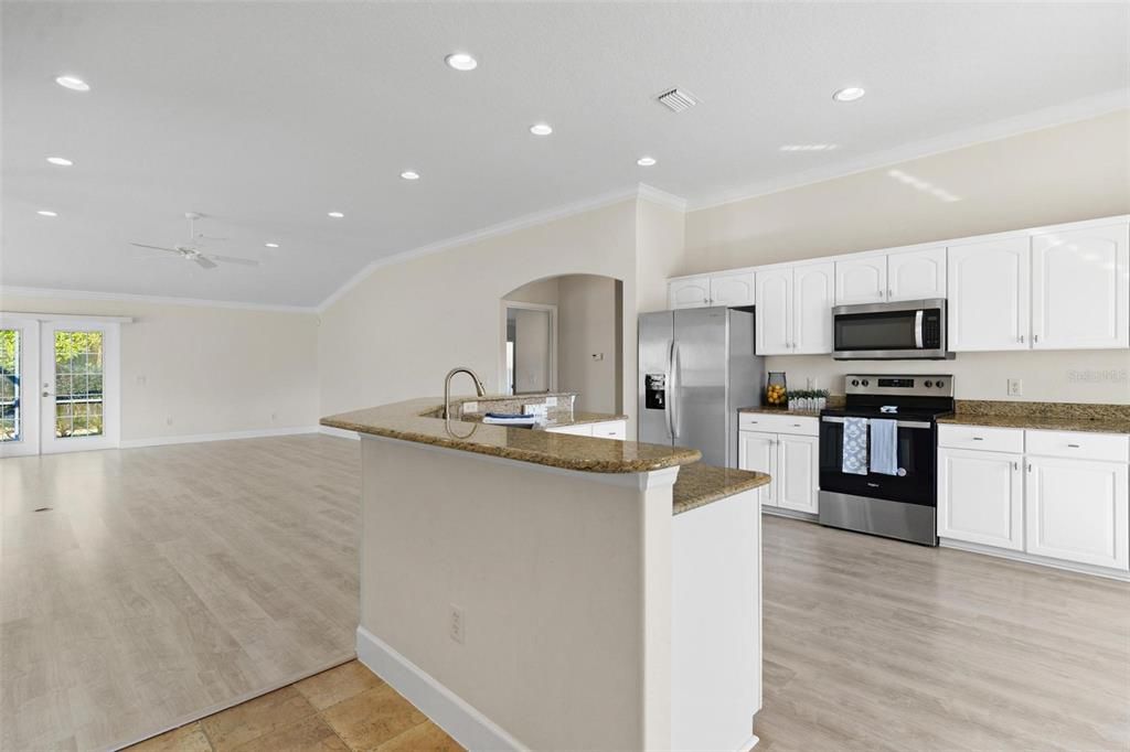 En Venta: $339,900 (3 camas, 2 baños, 2018 Pies cuadrados)