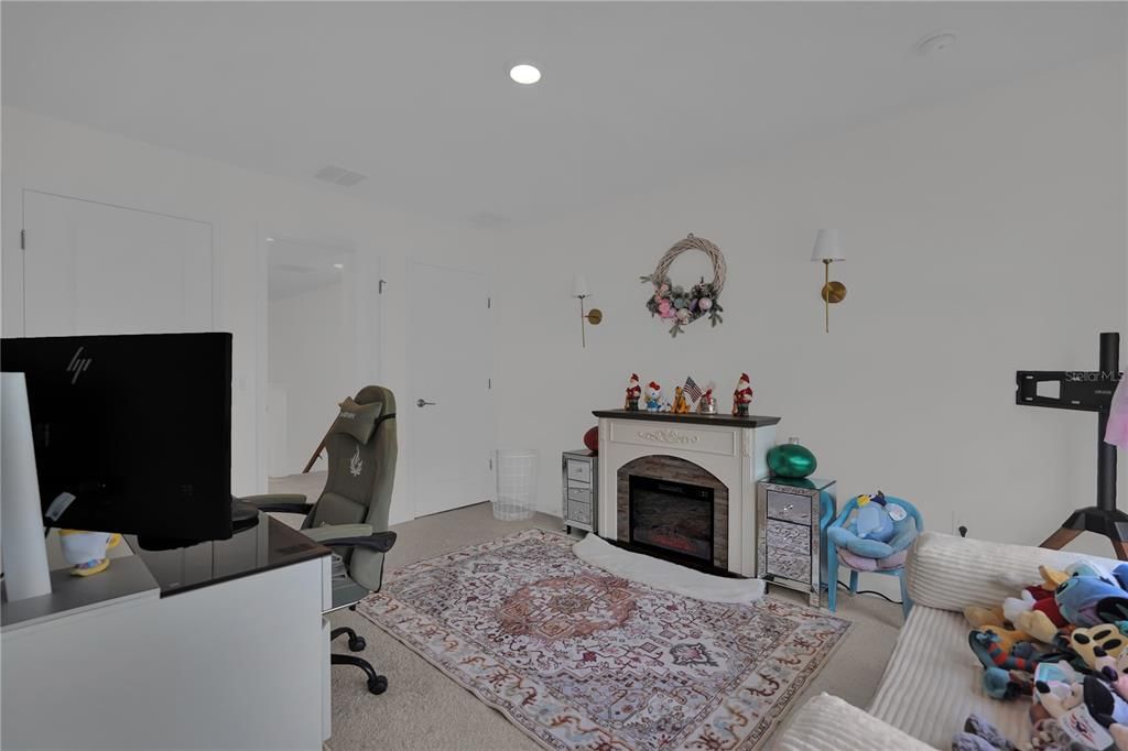 En Venta: $259,490 (2 camas, 2 baños, 1275 Pies cuadrados)