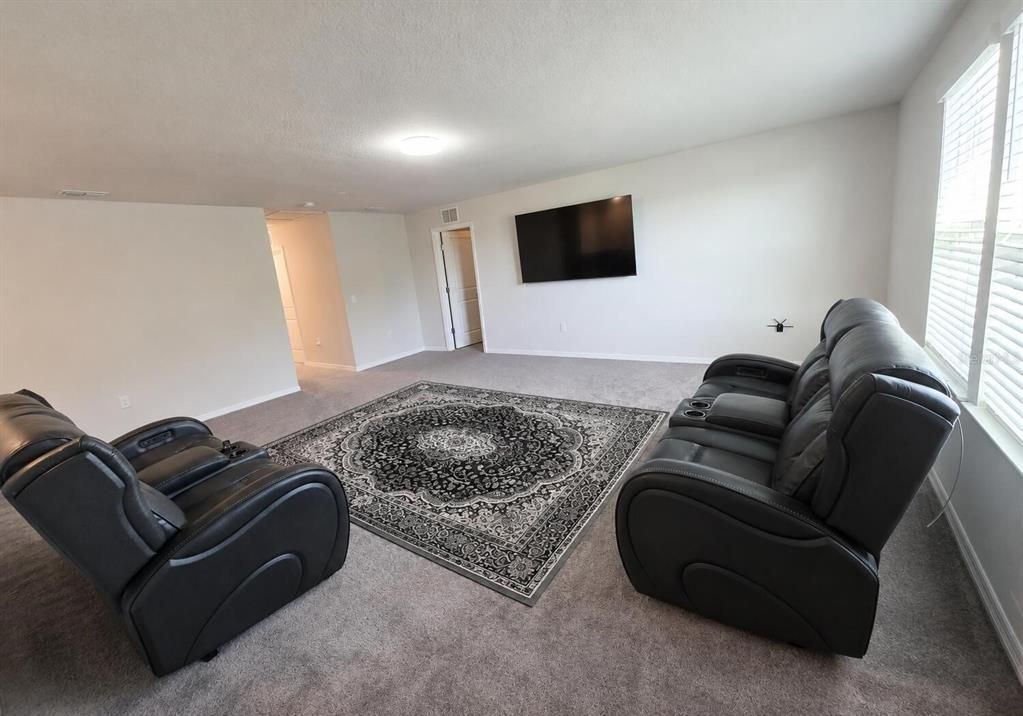 En Venta: $559,900 (4 camas, 3 baños, 2894 Pies cuadrados)