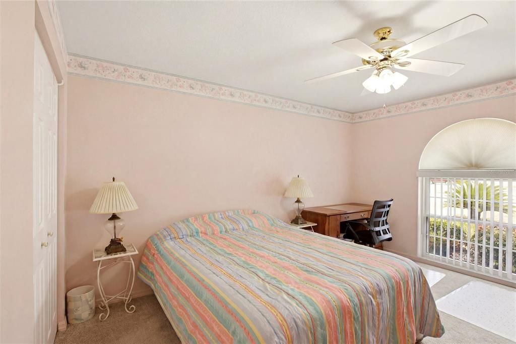 На продажу: $224,900 (2 спален, 2 ванн, 1394 Квадратных фут)