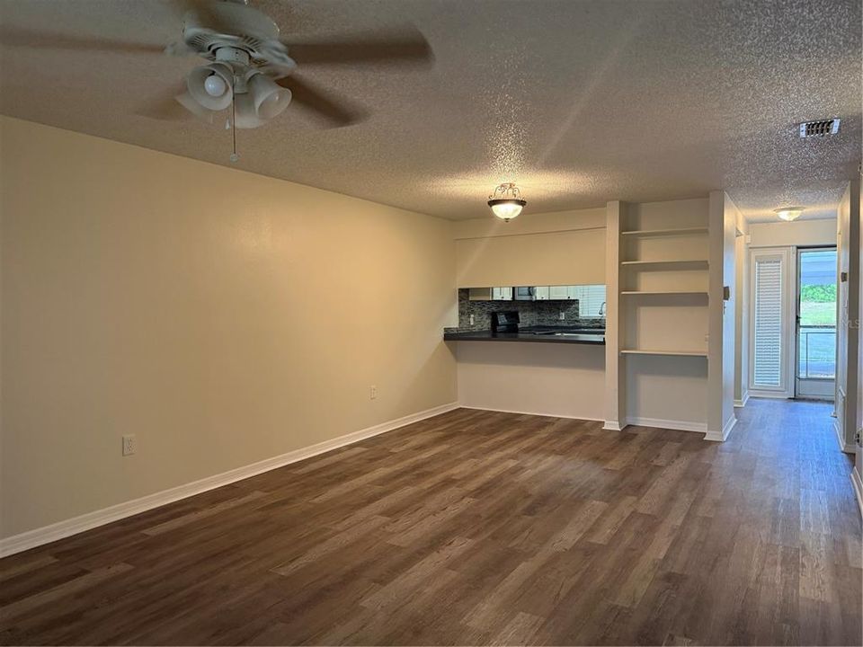 На продажу: $169,500 (2 спален, 2 ванн, 1252 Квадратных фут)