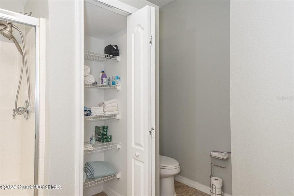 For Sale: $325,000 (3 beds, 2 baths, 1677 Square Feet)