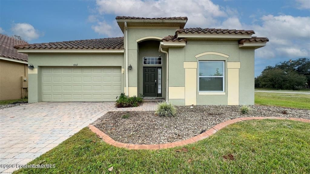 For Sale: $325,000 (3 beds, 2 baths, 1677 Square Feet)