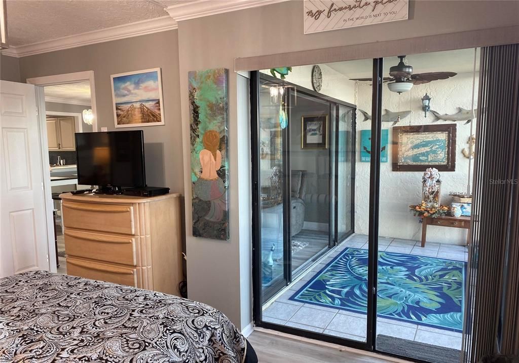 For Rent: $1,900 (2 beds, 2 baths, 830 Square Feet)