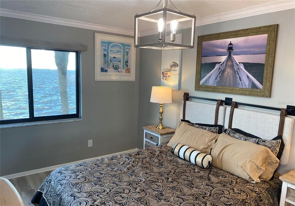 For Rent: $1,900 (2 beds, 2 baths, 830 Square Feet)