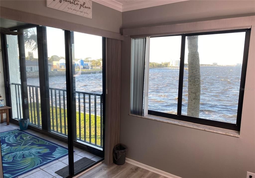 For Rent: $1,900 (2 beds, 2 baths, 830 Square Feet)
