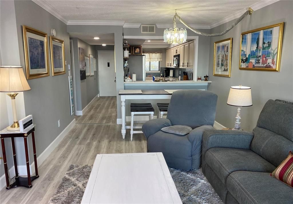 For Rent: $1,900 (2 beds, 2 baths, 830 Square Feet)