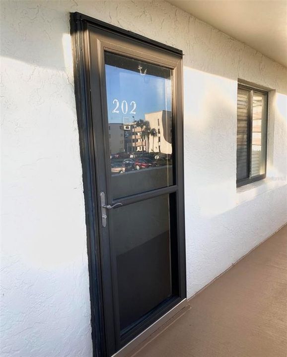 For Rent: $1,900 (2 beds, 2 baths, 830 Square Feet)