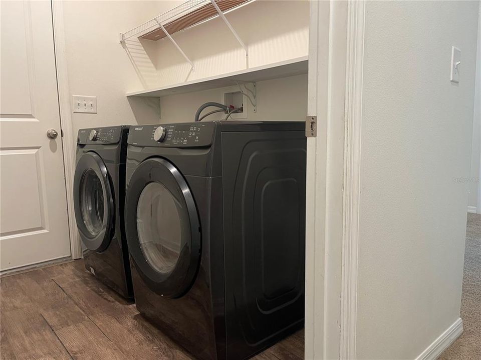 На продажу: $365,000 (4 спален, 2 ванн, 1889 Квадратных фут)
