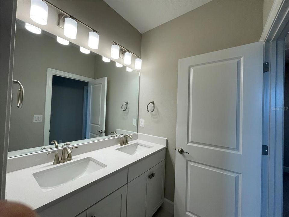 For Sale: $559,000 (4 beds, 3 baths, 2830 Square Feet)