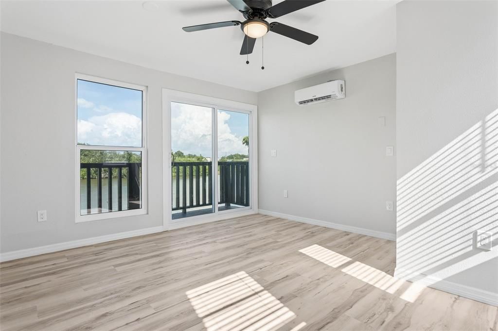 En Venta: $474,900 (5 camas, 3 baños, 2454 Pies cuadrados)