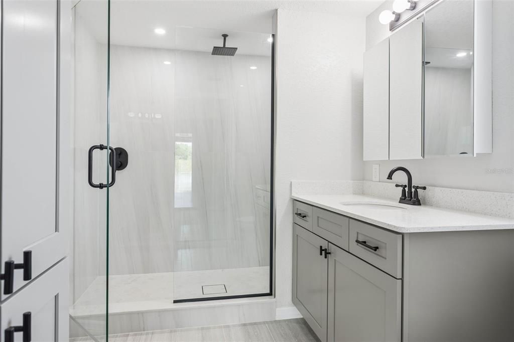 En Venta: $474,900 (5 camas, 3 baños, 2454 Pies cuadrados)