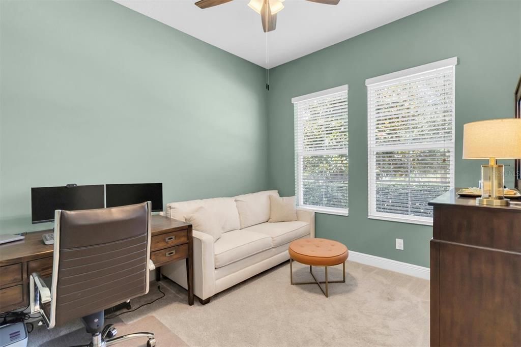 Под контрактом: $499,000 (3 спален, 2 ванн, 1901 Квадратных фут)