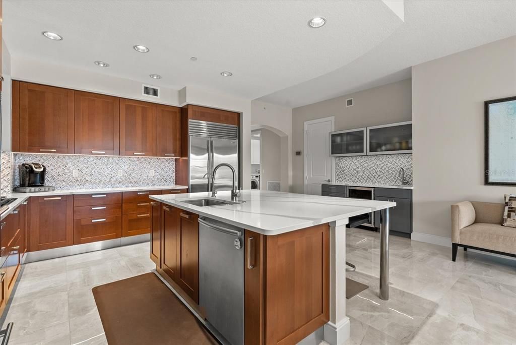 En Venta: $2,799,000 (3 camas, 3 baños, 2511 Pies cuadrados)
