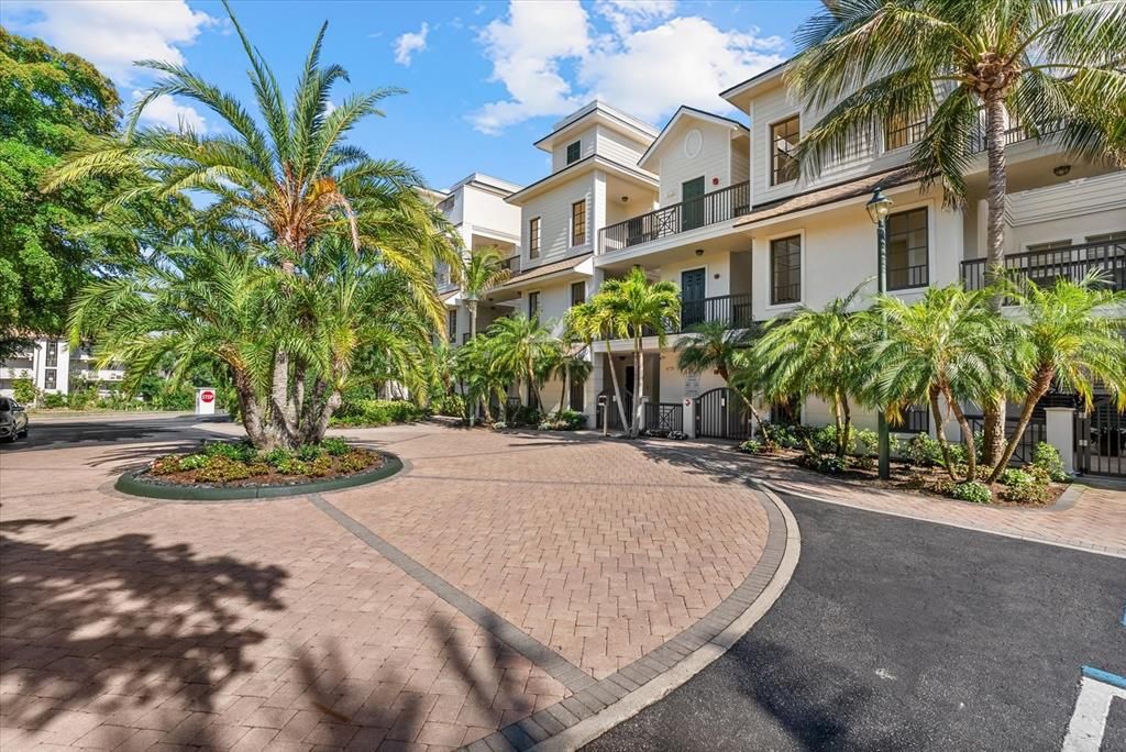 En Venta: $2,799,000 (3 camas, 3 baños, 2511 Pies cuadrados)