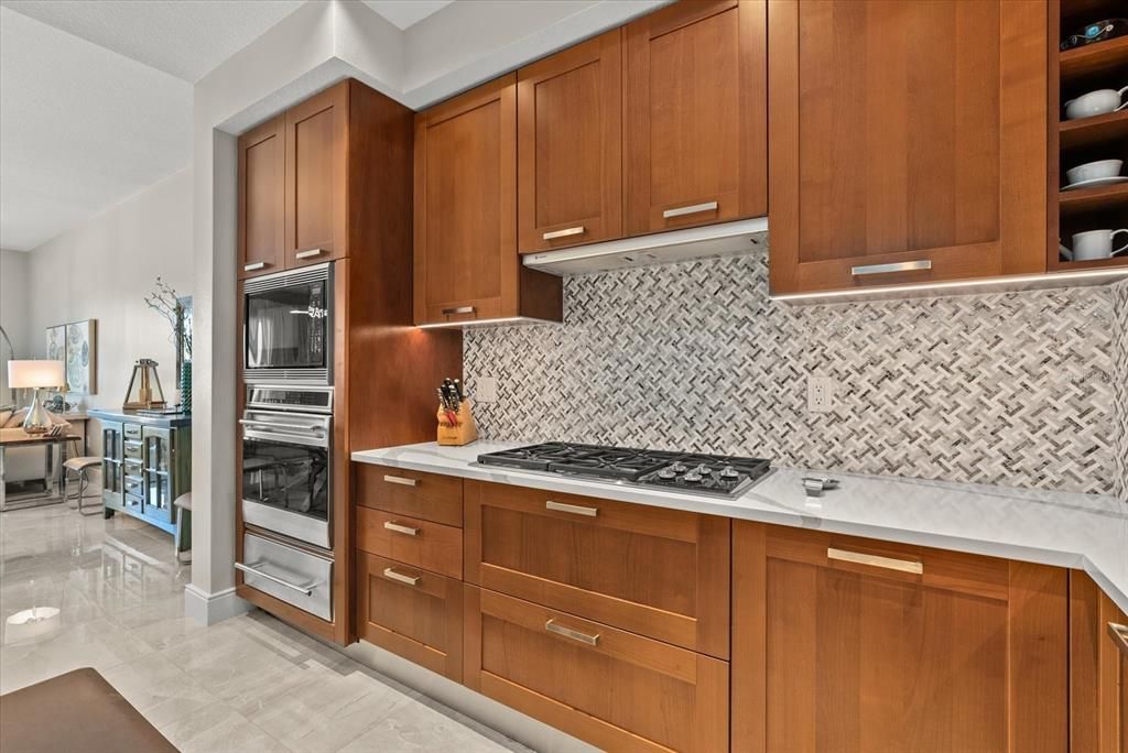 En Venta: $2,799,000 (3 camas, 3 baños, 2511 Pies cuadrados)