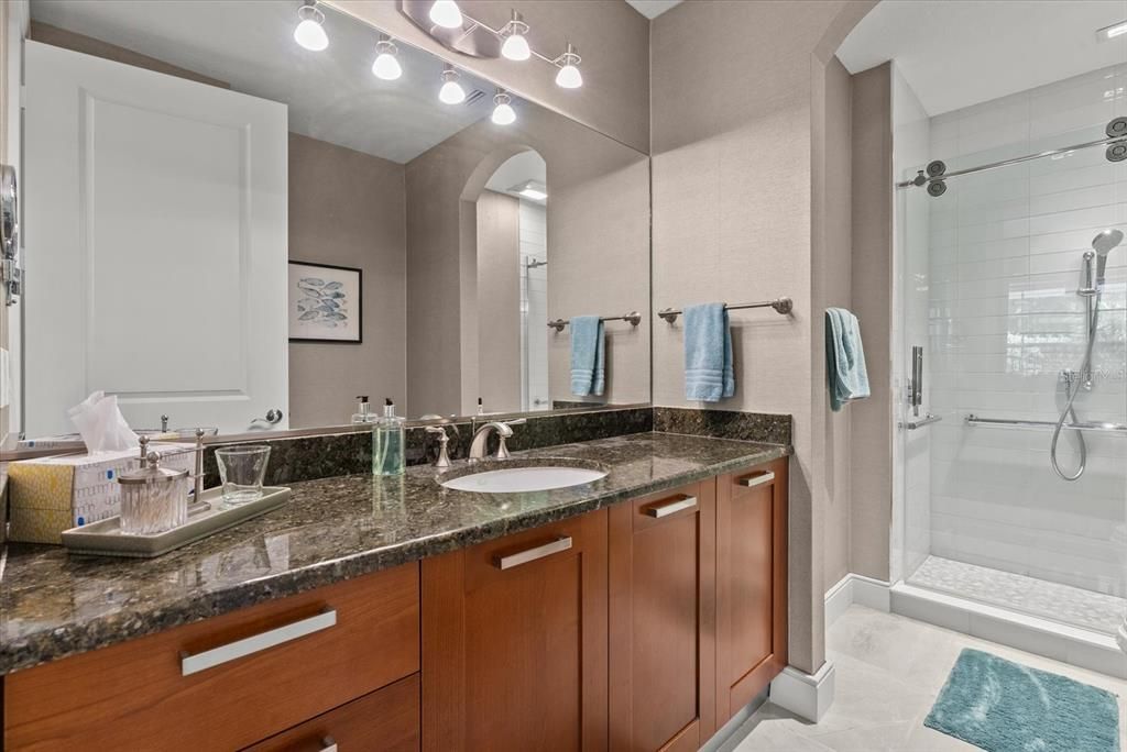 En Venta: $2,799,000 (3 camas, 3 baños, 2511 Pies cuadrados)