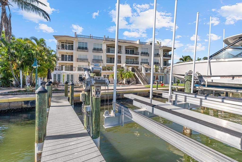 En Venta: $2,799,000 (3 camas, 3 baños, 2511 Pies cuadrados)