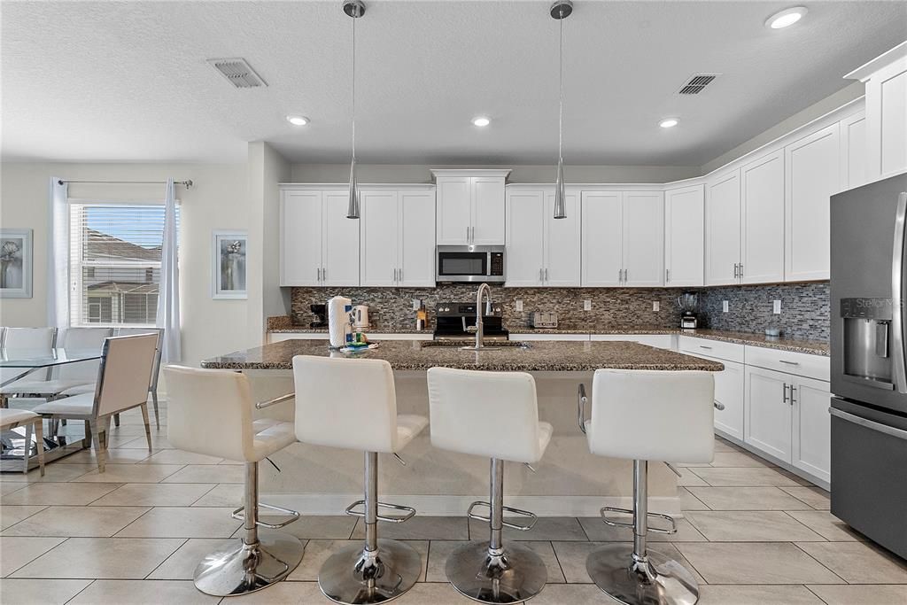 Active With Contract: $530,000 (6 beds, 5 baths, 3291 Square Feet)