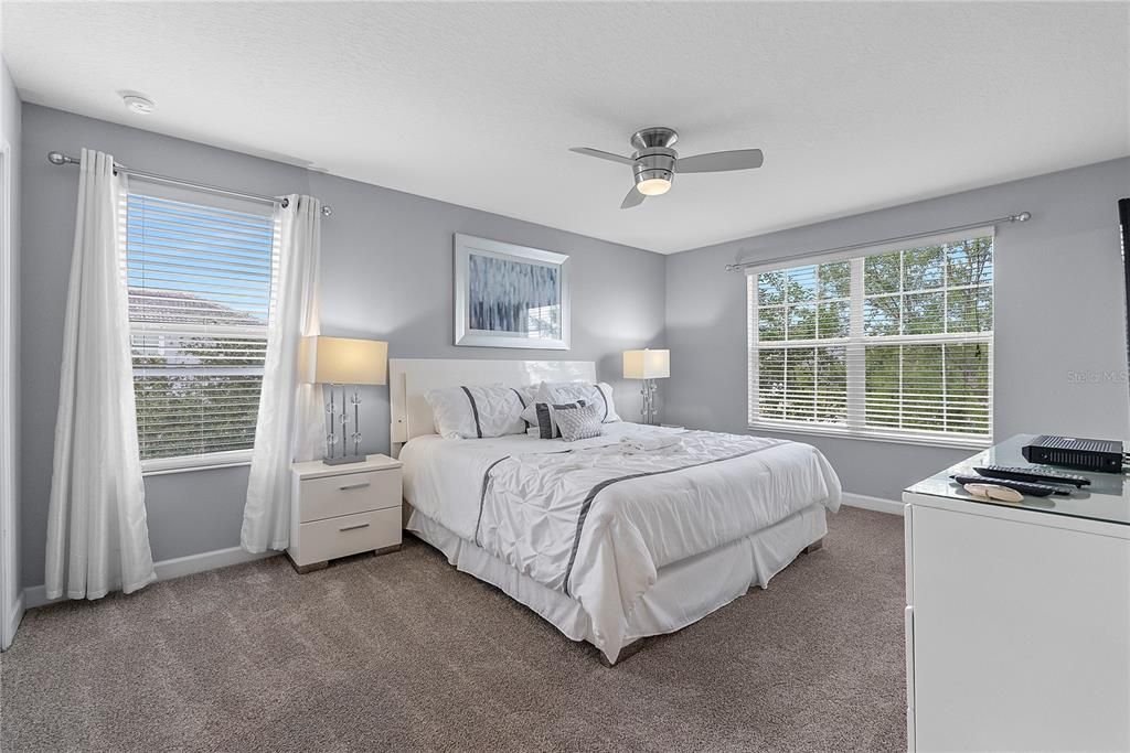 Active With Contract: $530,000 (6 beds, 5 baths, 3291 Square Feet)