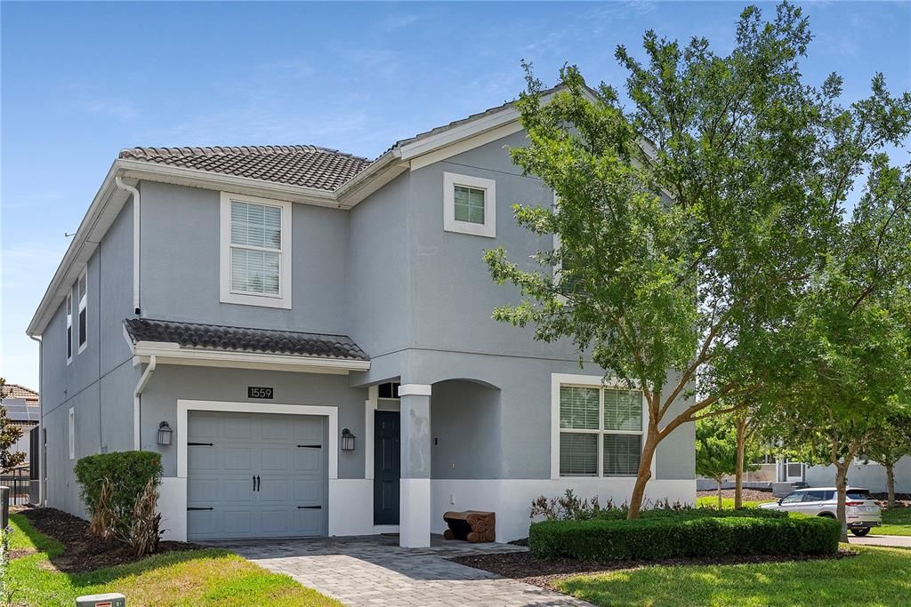 Active With Contract: $530,000 (6 beds, 5 baths, 3291 Square Feet)
