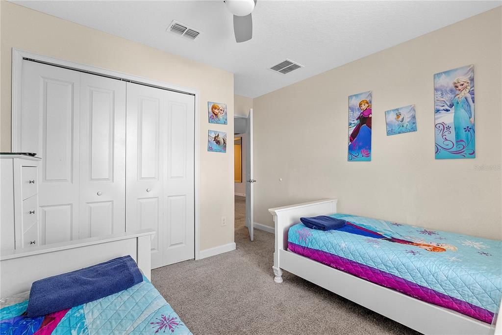 Active With Contract: $530,000 (6 beds, 5 baths, 3291 Square Feet)