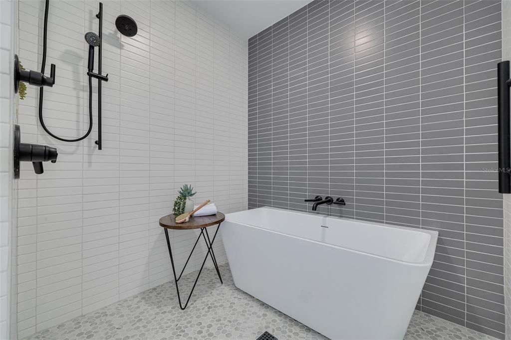 В аренду: $6,900 (2 спален, 2 ванн, 1753 Квадратных фут)